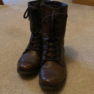 Brown boots Steve Madden. Size 9.5